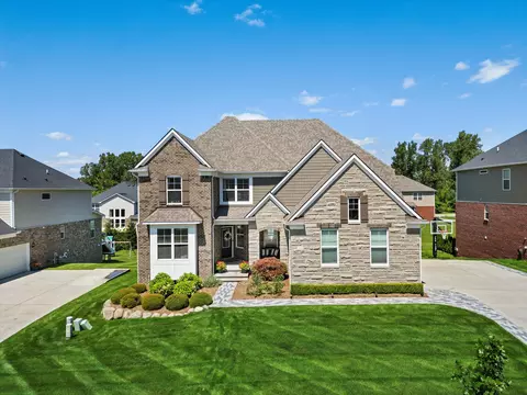 1130 Prescott Dr, Rochester Hills, MI 48309