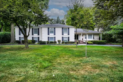 539 Whitehall Rd, Bloomfield Hills, MI 48304