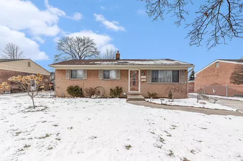 26573 Collingwood St, Roseville, MI 48066