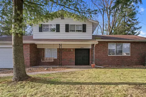1041 Cabot Dr, Flint, MI 48532