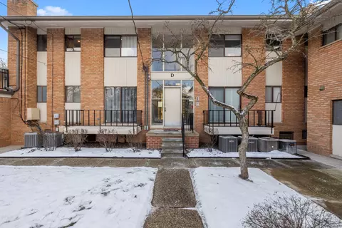 500 Ford St #D2, Plymouth, MI 48170