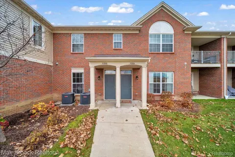 51888 E Pointe Ln #71, Chesterfield, MI 48051