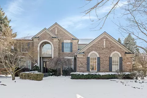 18002 Stonebrook Dr, Northville, MI 48168