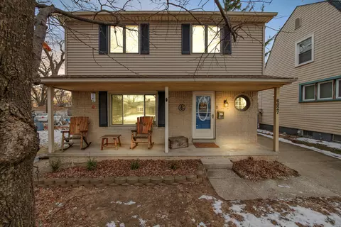 6027 Westpoint St, Taylor, MI 48180