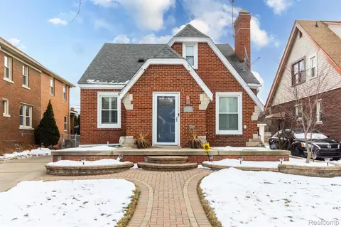 7738 Middlepointe St, Dearborn, MI 48126