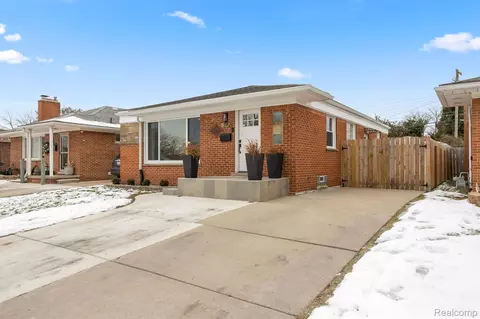 3952 Dudley St, Dearborn Heights, MI 48125
