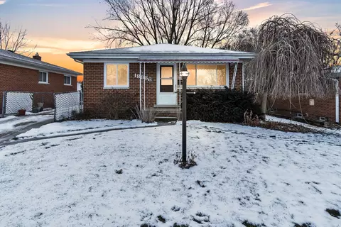 18866 Milburn St, Livonia, MI 48152