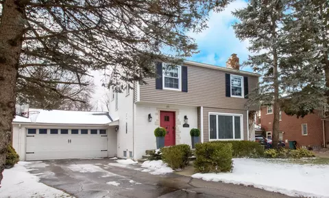 1038 Wimbleton Dr, Birmingham, MI 48009