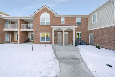 21906 Aberdeen Dr, Macomb, MI 48042