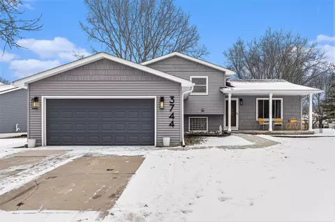 3744 Barberry Cir, Wixom, MI 48393