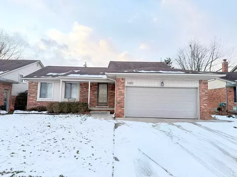 1855 Lakewood Dr, Troy, MI 48083