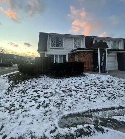 29473 City Center Dr, Warren, MI 48093