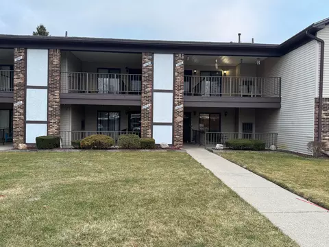 29818 Utica Rd, Roseville, MI 48066