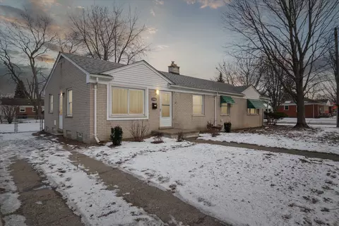 9904 Farmington Rd, Livonia, MI 48150