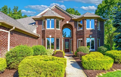 9328 Oakmont Dr, Independence, MI 48348