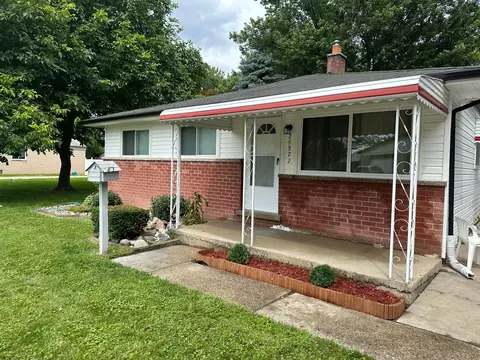 26822 Wenfield St, Roseville, MI 48066