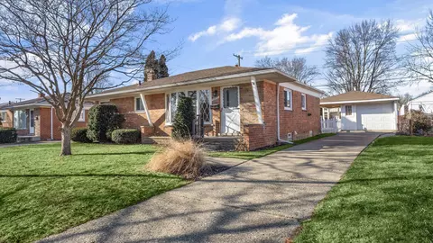 32837 Grinsell Dr, Warren, MI 48092