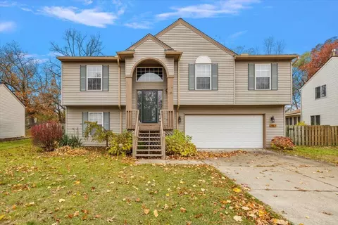 2817 Riverside Dr, Waterford, MI 48329