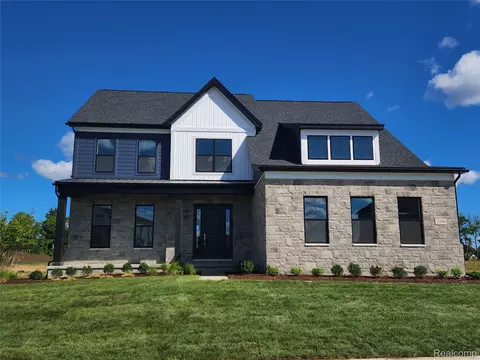 2200 Somerset Ln, Commerce, MI 48382