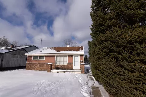 172 W Ann Arbor Ave, Pontiac, MI 48340