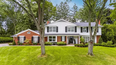 4086 Nearbrook Rd, Bloomfield Township, MI 48302