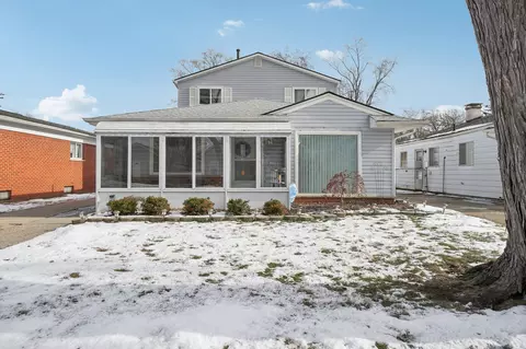 20034 Deering St, Livonia, MI 48152