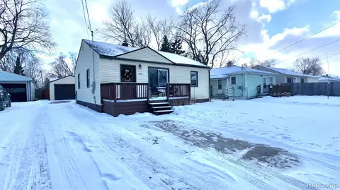 1402 Proper Ave, Burton, MI 48529
