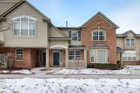 47695 Pembroke Dr, Canton, MI 48188