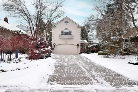 722 Wallace St, Birmingham, MI 48009