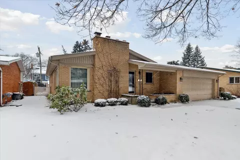 33143 Grennada St, Livonia, MI 48154