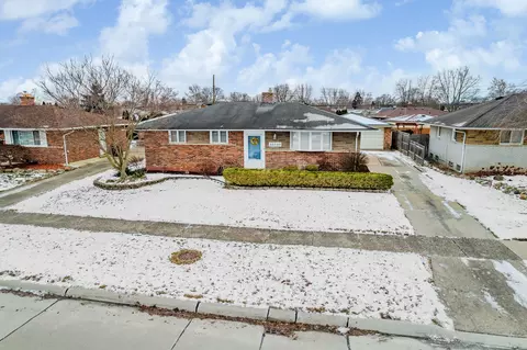 34105 Arrowhead St, Westland, MI 48185