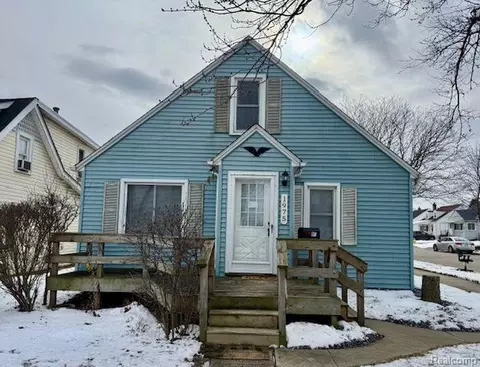 1975 Theodore St, Trenton, MI 48183