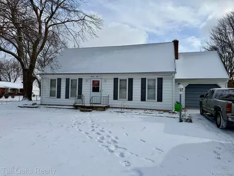 1443 Ryan St, Flint, MI 48532