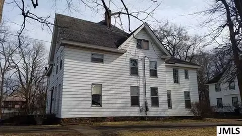 921 Maple Ave, Jackson, MI 49203 photo 1