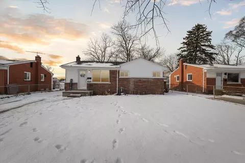 427 Valencia Dr, Pontiac, MI 48342