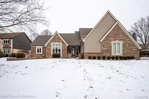 1692 White Birch Crt Ct, Troy, MI 48098