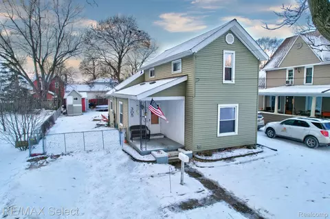 305 N Marquette St, Durand, MI 48429