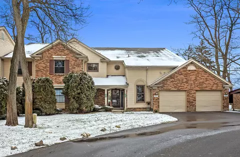 29509 Pine Ridge Cir, Farmington Hills, MI 48331