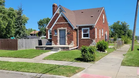 5200 Wayburn St, Detroit, MI 48224