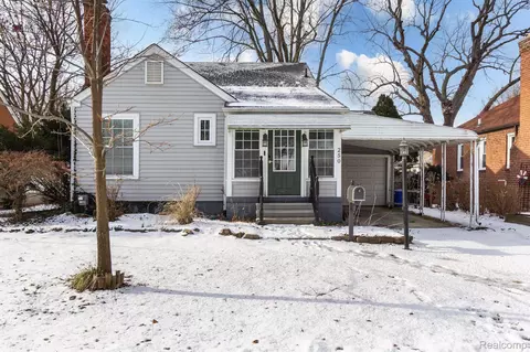 250 Dickinson St, Mount Clemens, MI 48043