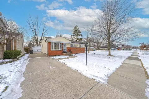 22524 Dorion St, Saint Clair Shores, MI 48082