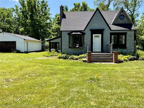10487 Grand Blanc Rd, Gaines, MI 48436