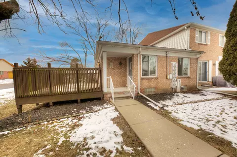 27209 Winchester St, Brownstown, MI 48183