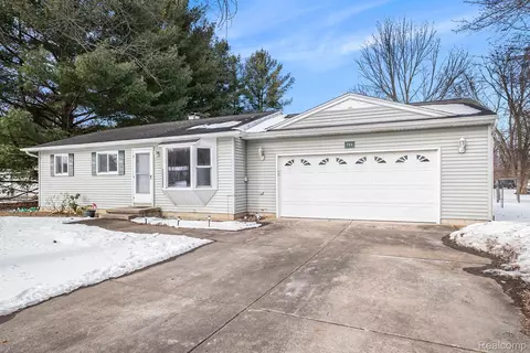 721 Grant Cir, Linden, MI 48451