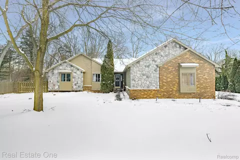 6540 Nadette, Springfield, MI 48346