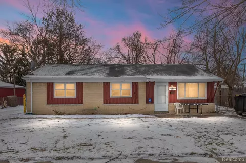 28469 Beechnut St, Inkster, MI 48141