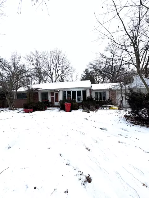22182 Berg Rd, Southfield, MI 48033