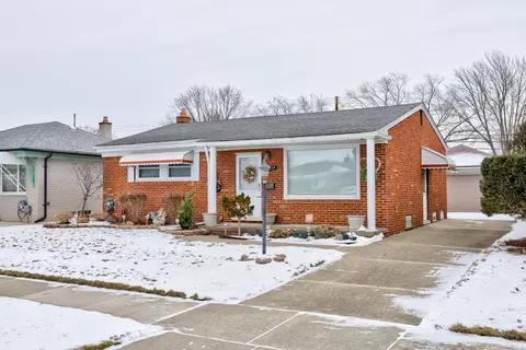 24554 Willowby Ave, Eastpointe, MI 48021