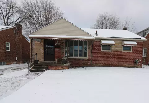 26271 Koontz St, Roseville, MI 48066