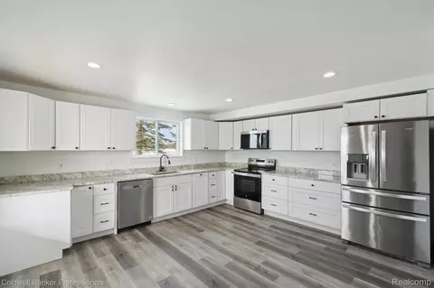 8376 W Morrish Rd, Swartz Creek, MI 48473